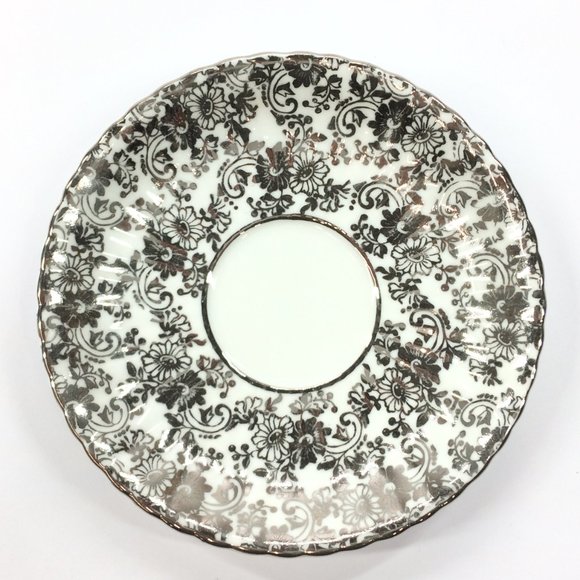 Royal Windsor Fine Bone China Tea Cup and Saucer - Picture 3 of 8